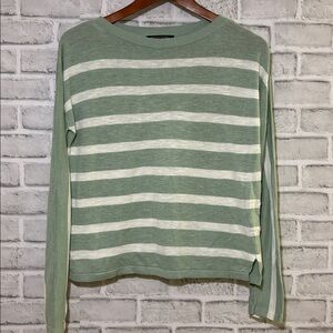 Banana republic women’s long sleeve sweater, green and white stripes size small